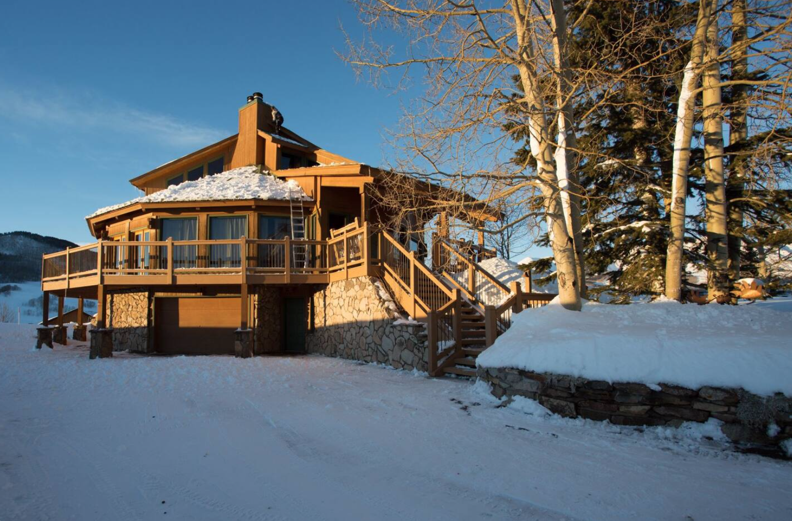 Daisy Circle Views of Mountain Airbnb sleeps 12 in Crested Butte, Colorado