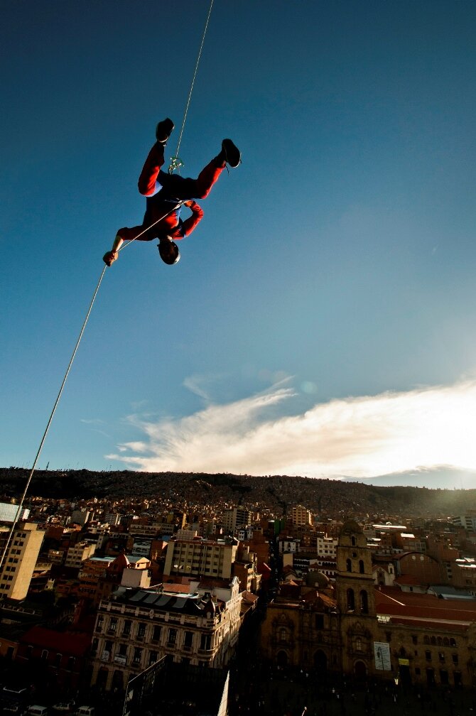 Urban Rush - La Paz, Bolivia - Rappelling down the side of a building in city center!