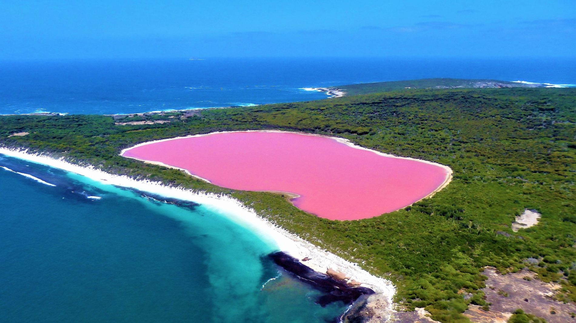 Lake Hillier-Middle Island Scenic Flight by Goldfields Air Services, Esperance, Australia