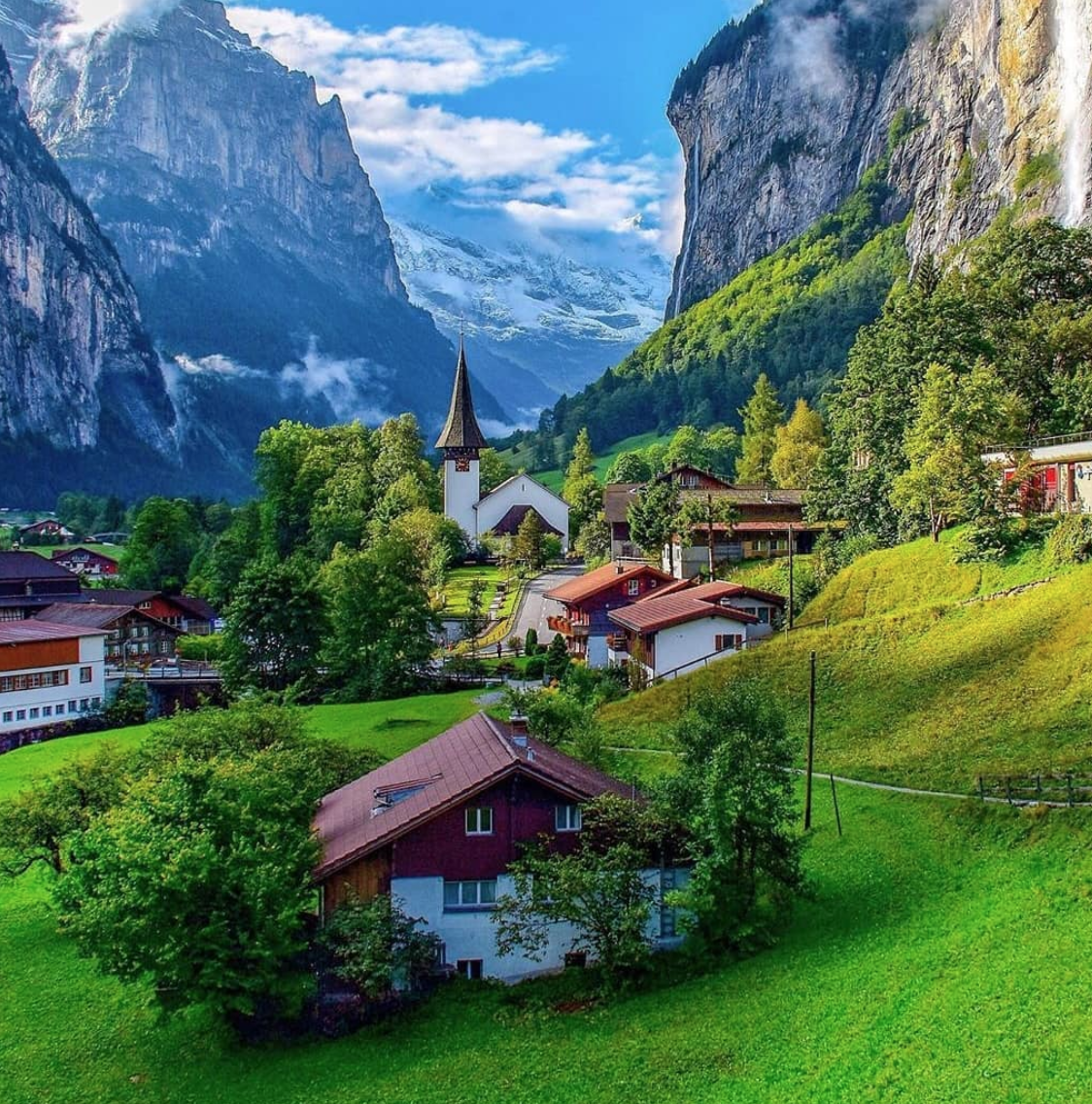 Lauterbrunnen, Switzerland - photo by e2ur.com on Instagram