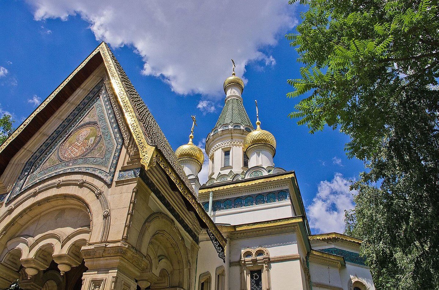 Sofia's Saint Nicholas Church - Culturetrip.com - photo of The Russian Church © Antoine Taveneaux/Wikimedia Commons (Copy)