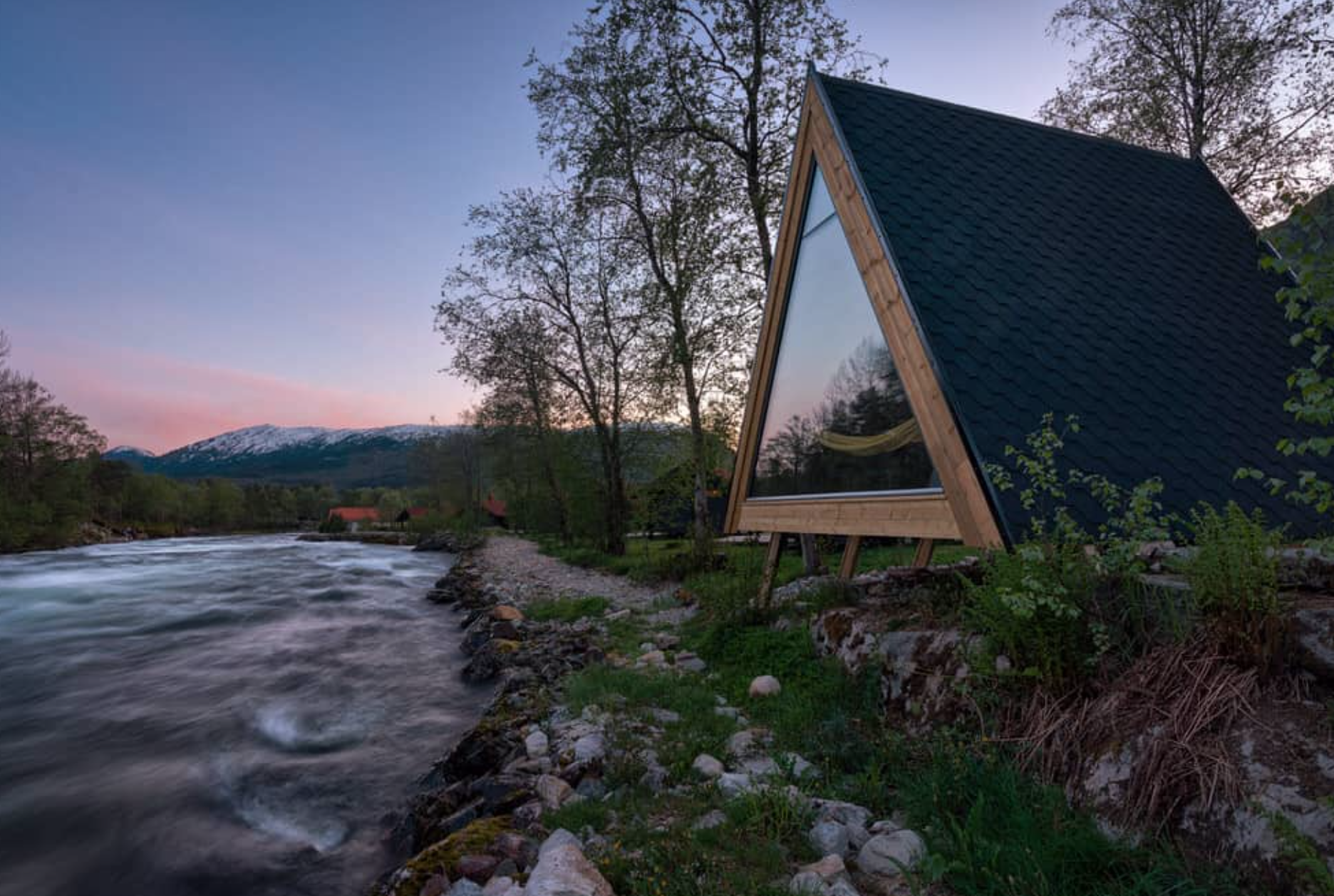 Jølstraholmen - Norway - Camping and Cabins