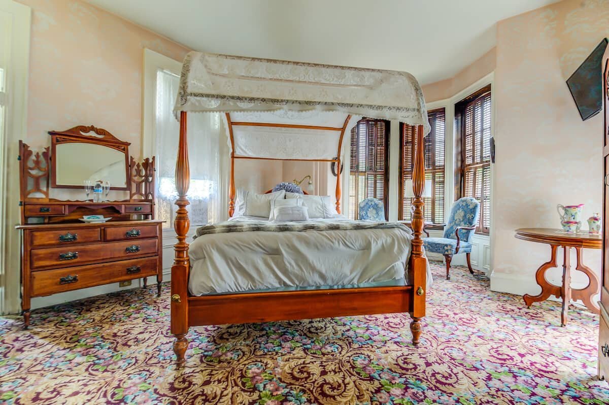 The Schuyler Room - The Aaron Burr Bed &amp; Breakfast - New Hope, Pennsylvania