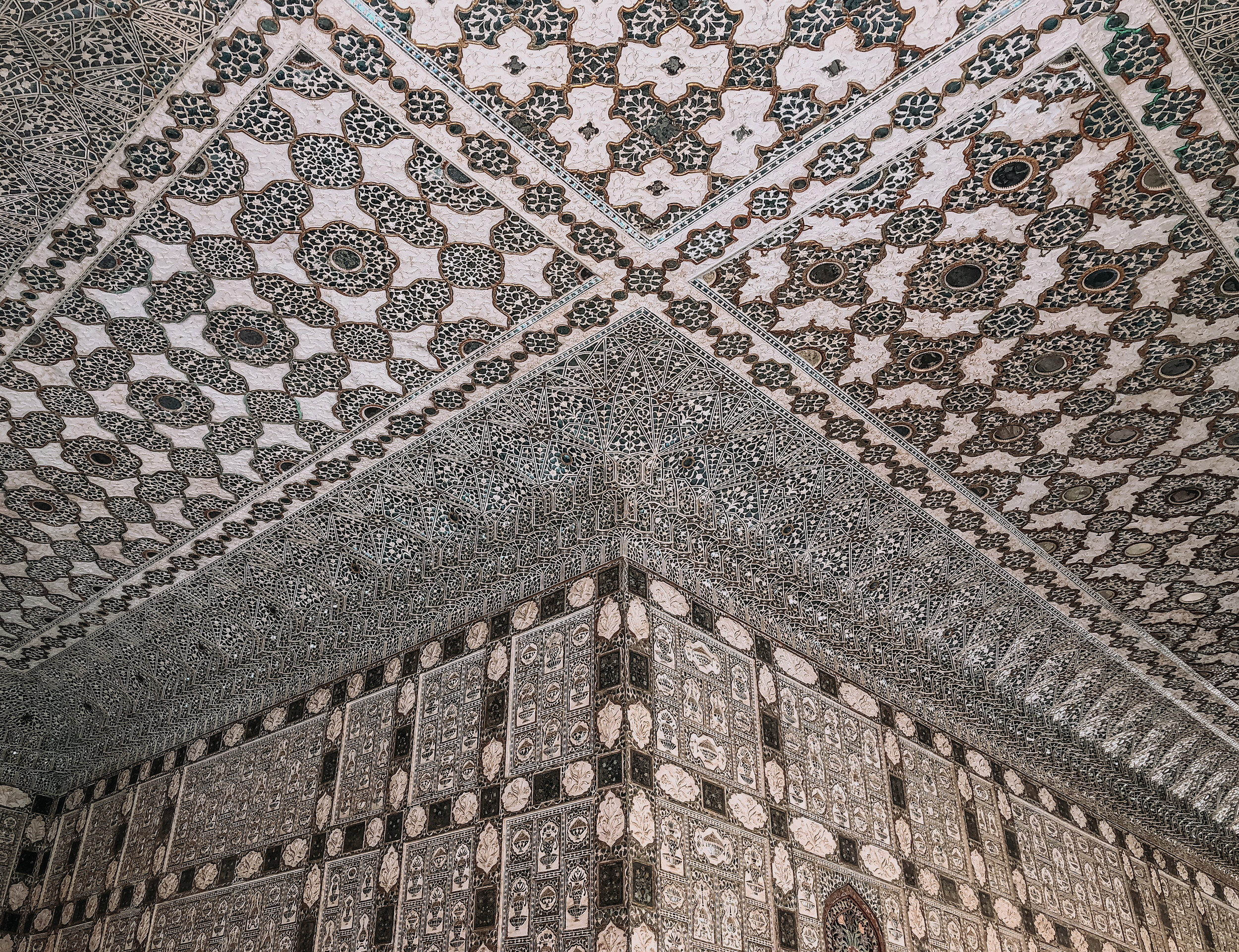 Amber Fort (Amer Fort) Hall of Mirrors - photographed by Ash Burns in Jaipur, India