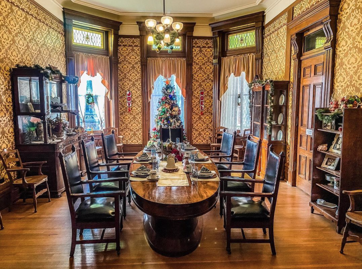 Warden's Dining Room - Ohio State Reformatory