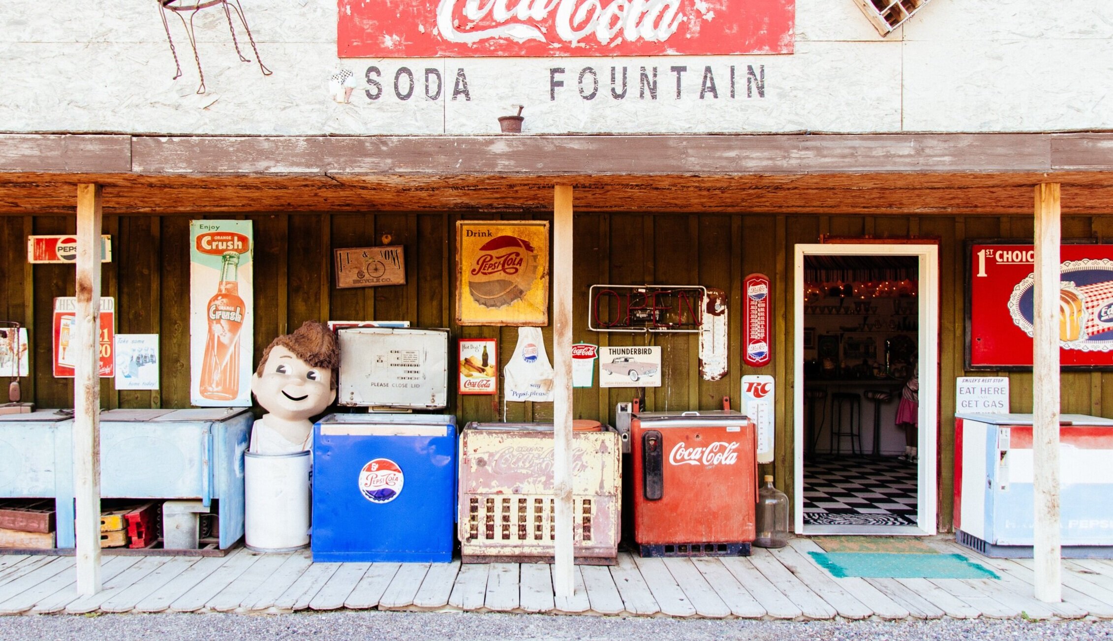 Lulu visits an old-time soda shop while on a visit to Coleman County, Texas!