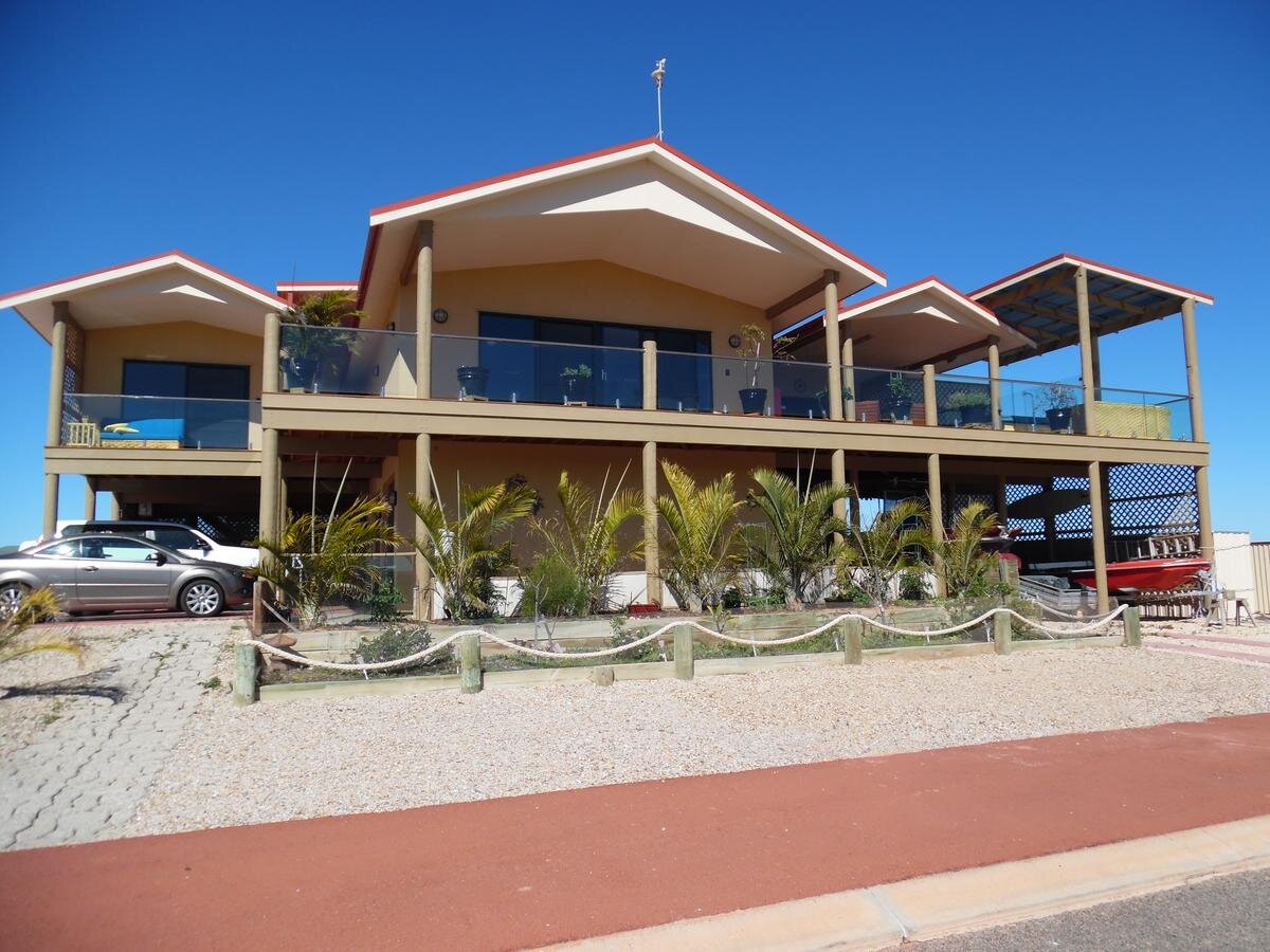 On The Deck @ Shark Bay, Denham, Australia B&amp;B