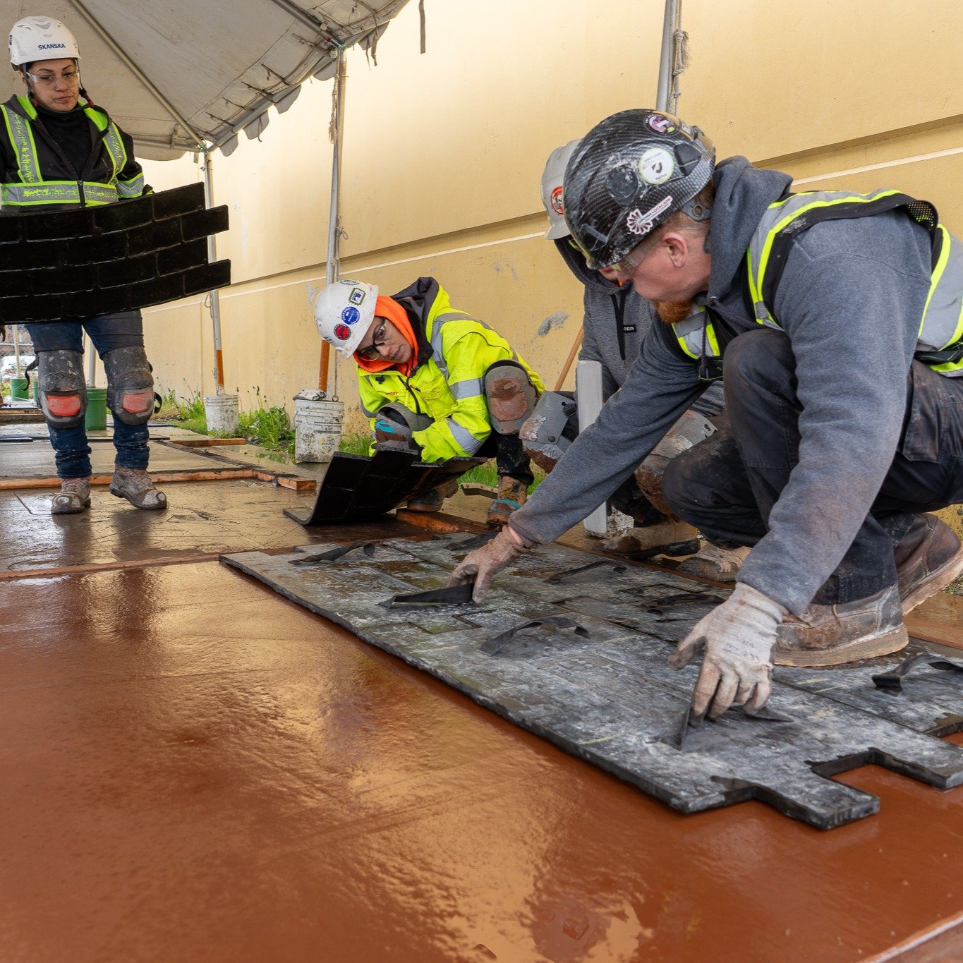 On the first week of April, Local 528 Cement Mason apprentices were hard at work at our Georgetown facility, learning decorative concrete stamping with color hardeners and exposed concrete. Our apprentices are honing their craft by learning more scop