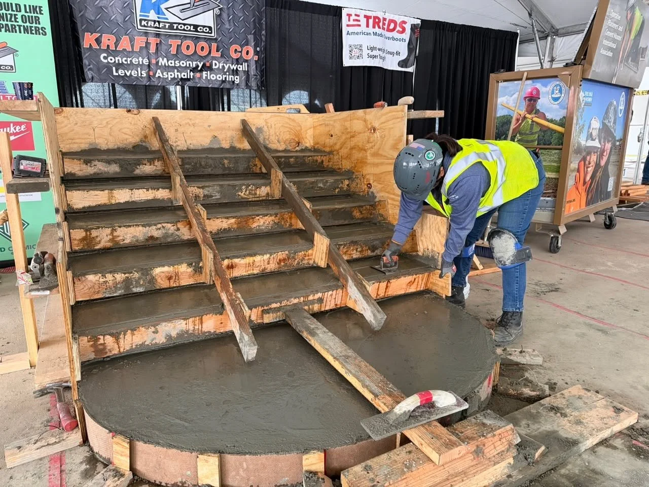 Last day at World of Concrete 2026! 

The Steel Edge women showed up strong for the third day in a row, pouring and finishing concrete like true pros. Today they wrapped up a full stair set they set up themselves&mdash;what a flex! 💪 

Right next do