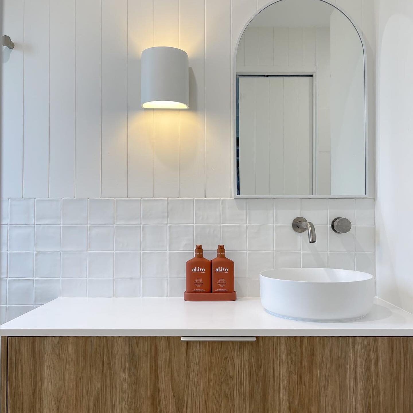 @home.onthomas has used our mini square tiles to create this stunning ensuite. We love the balance of textured tiles and VJ panelling. 

🛒Product featured- Soap Matt White 100mm x 100mm 

#tiles #tile #tileinstallation #tiledesign #tilestyle #tilesh