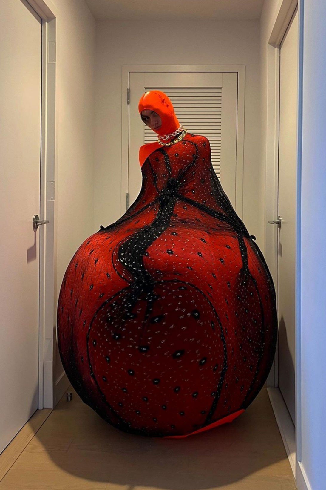 https___hypebeast.com_wp-content_blogs.dir_6_files_2021_11_terrence-zhou-balloon-collection-dresses-bad-binch-tong-tong-5.jpg