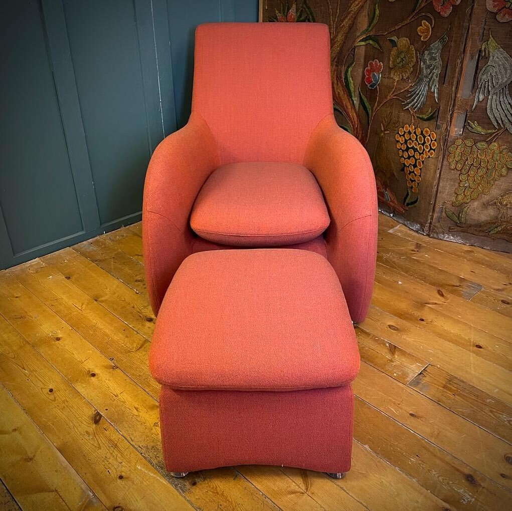 We always love working with bright fabrics! This contemporary armchair and footstool with ergonomic design and elegant sweeping curved arms has been upholstered in @butefabrics Mercury range, colourway &lsquo;Rhapsody&rsquo;. A really striking weave 