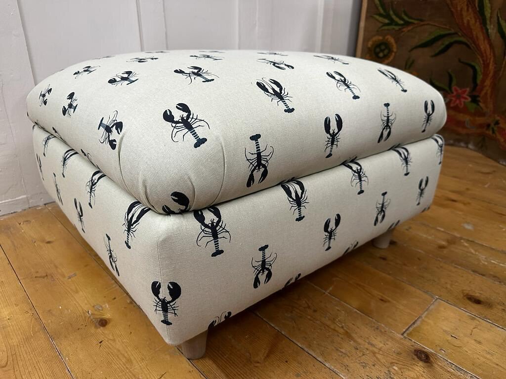 We love integrating the natural world and this lobster print footstool is no exception. A classy and classic fabric designed by @sophie_allport. 🦞 
&bull;
&bull;
&bull; 
#upholstery #reupholstery #upholsterylondon #interiors #interior #interiordesig