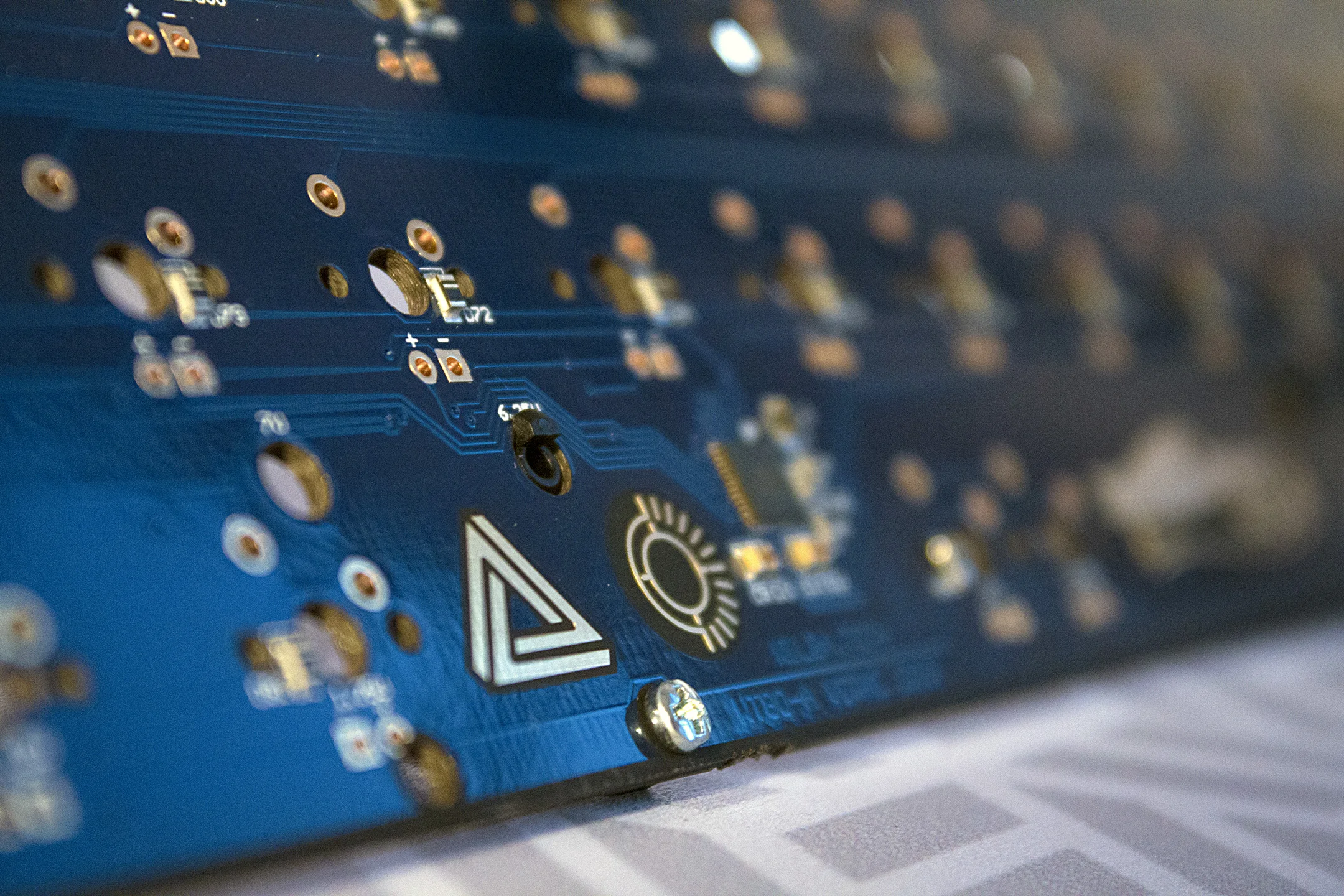 verne_pcb008_29979403957_o_fixed.jpg