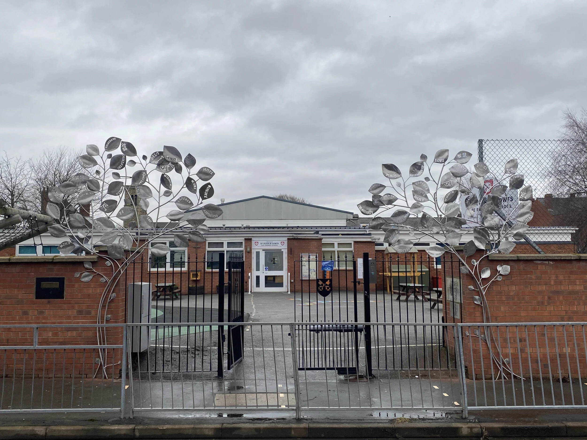 James Sutton Sculpture Tree........jpeg