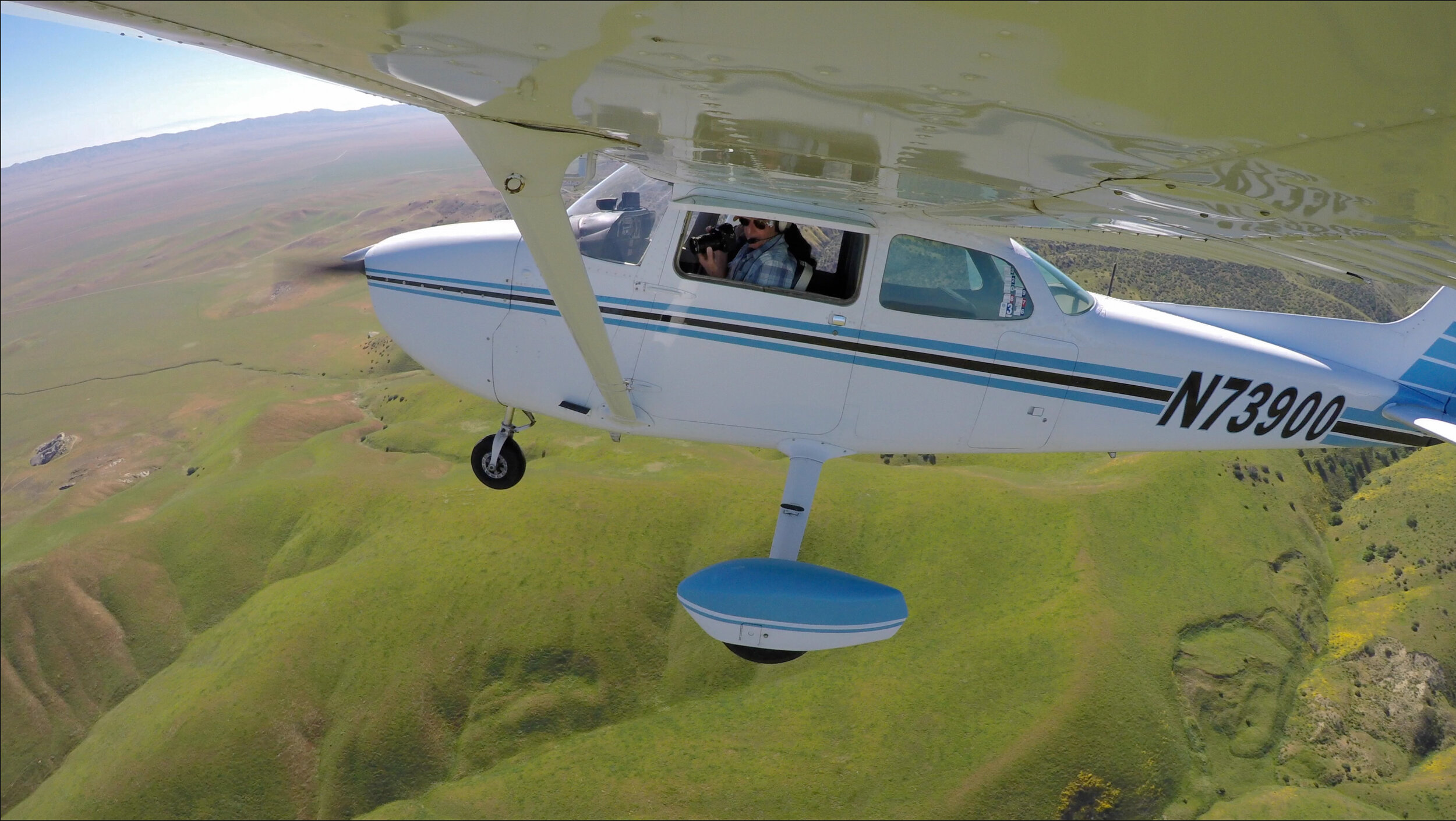Bill Dewey has been photographing the Carrizo Plain for over thirty years both from the air and on the back roads of the Monument. His work is a remarkable tribute to the beauty and mystery of the Carrizo Plain. Learn more about Bill Dewey and his a…