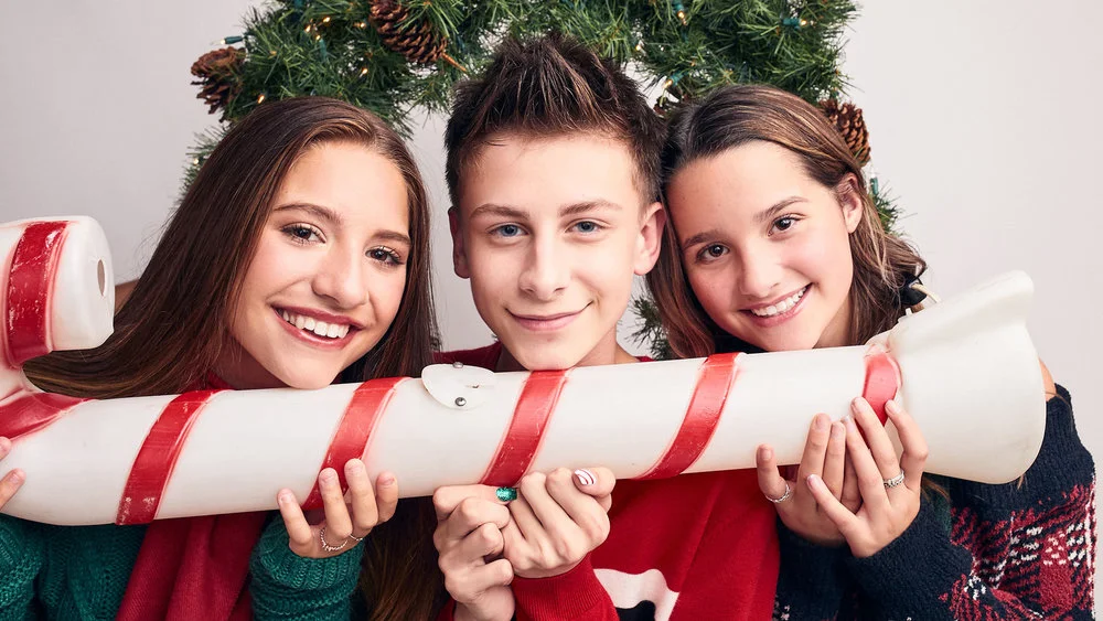 Behind-the-Scenes--Holiday-Spectacular_Article_Wide-1.jpg