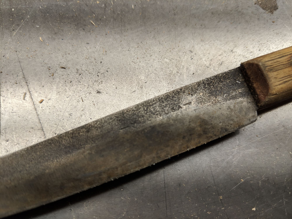  The blade was tarnished, but not overly rusty. Made in the USA. 