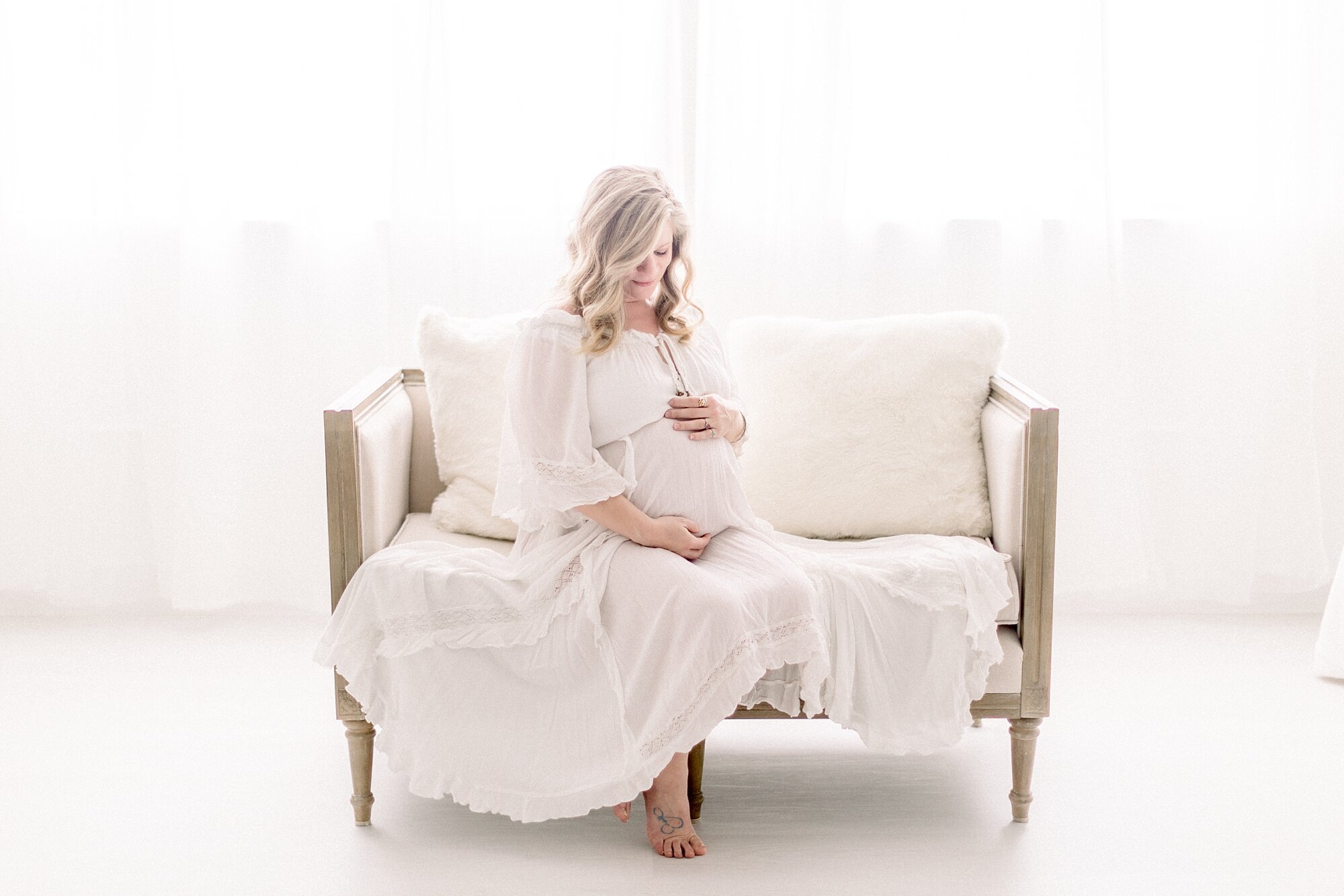 luxury-maternity-photography-studio-kate-marie-portraiture-dallas