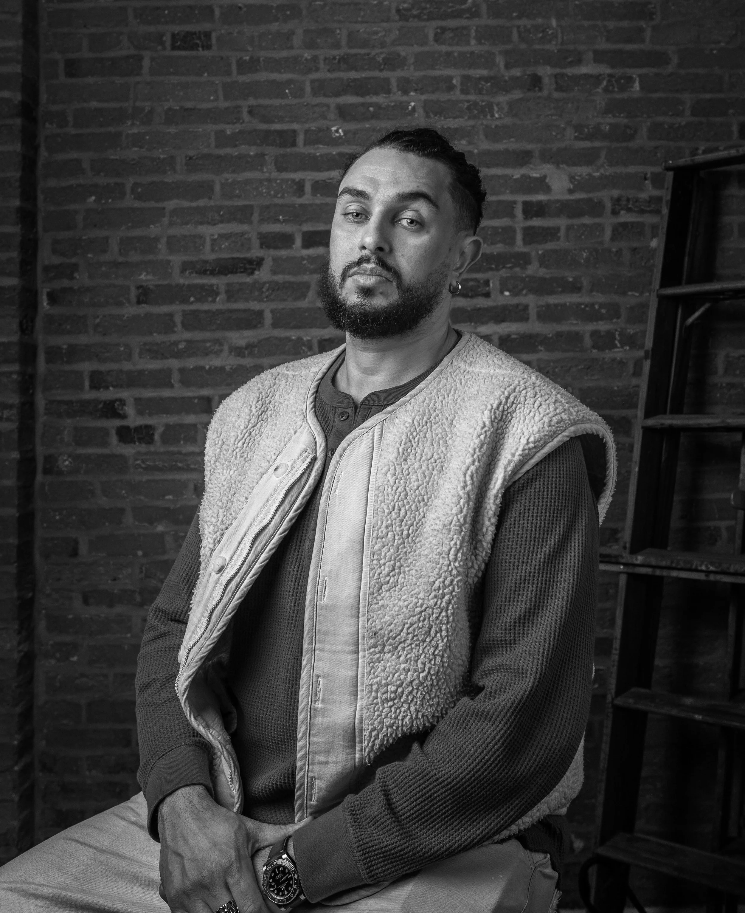 Arilès de Tizi's explorations of exile, migration, &amp; memory