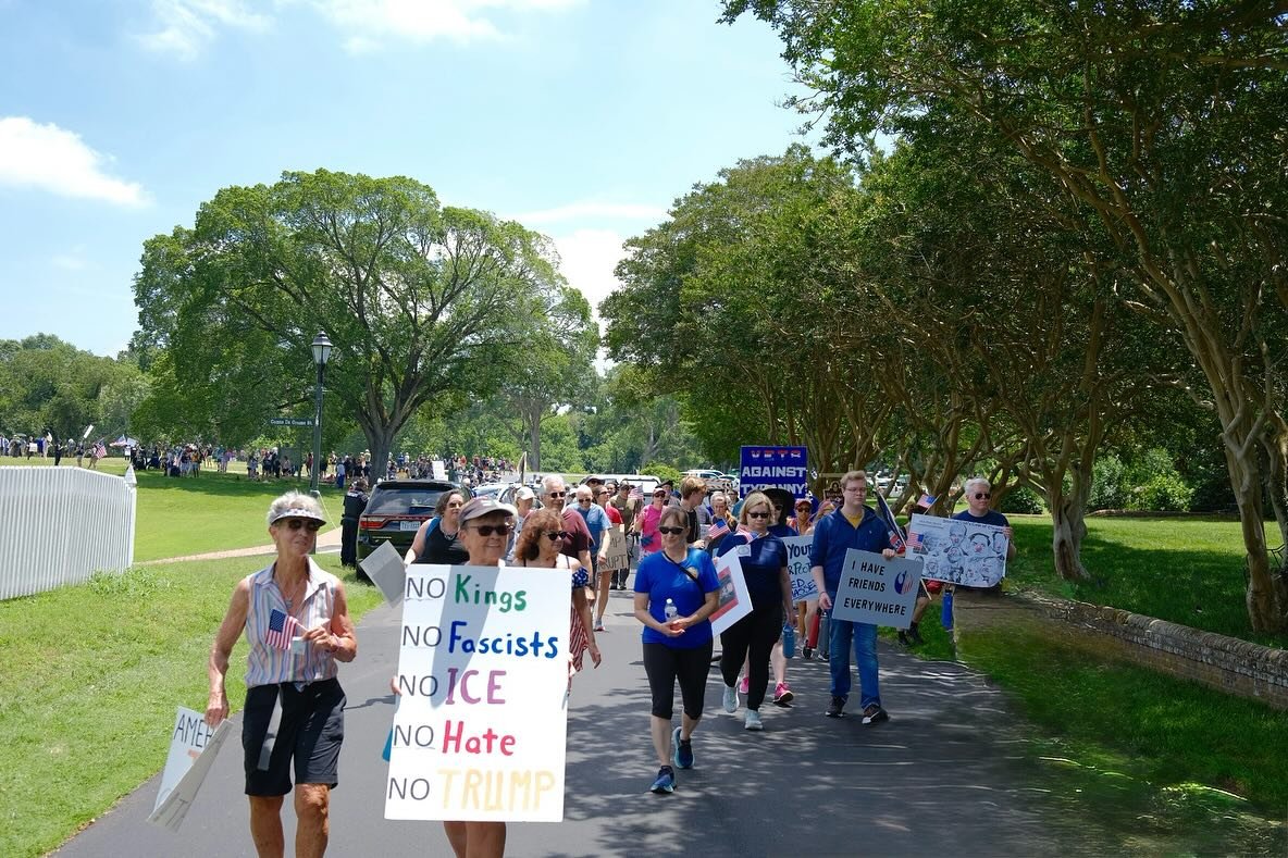 This is what democracy looks like! #yorktownnokings #nokings #yorktown #victorymonument