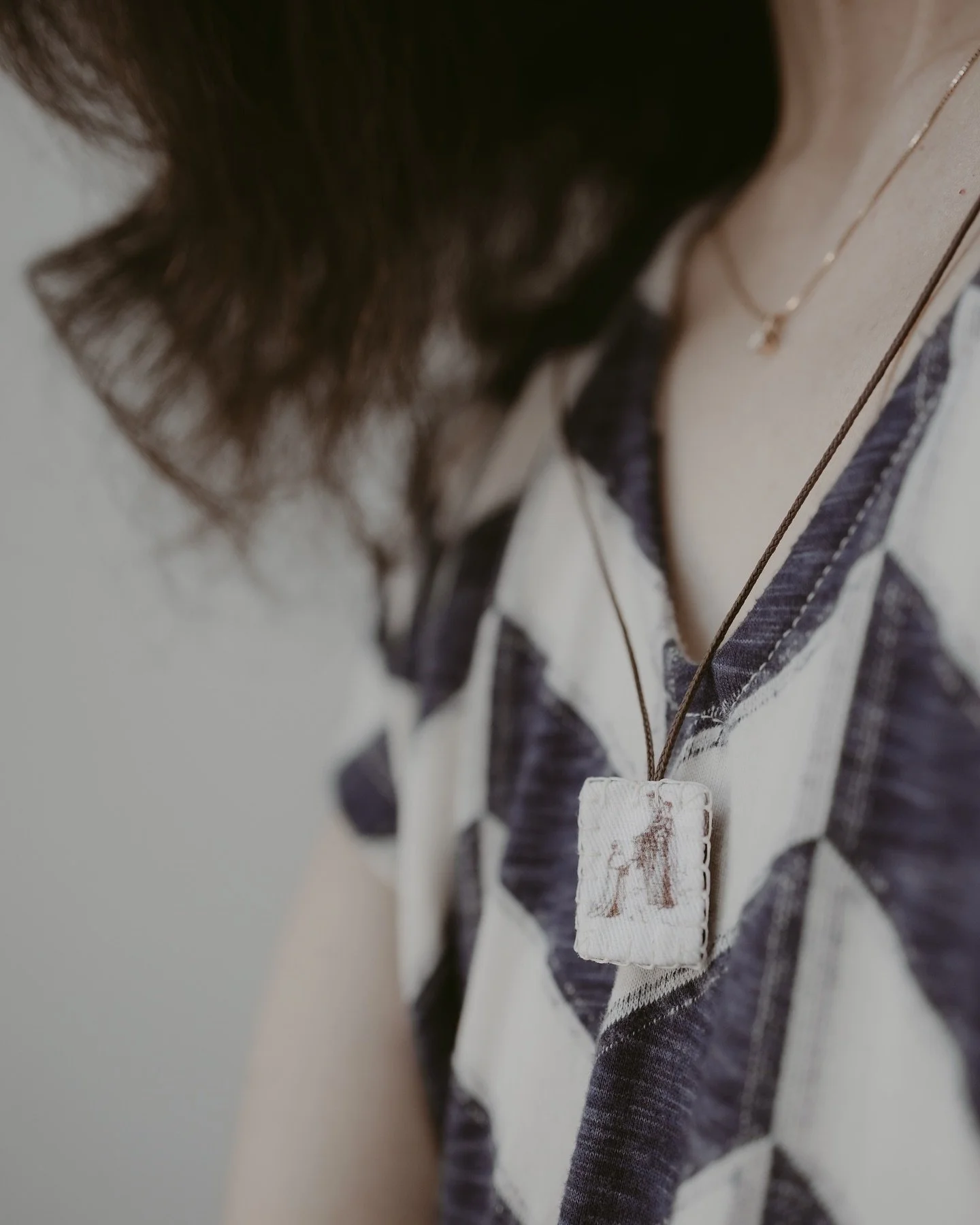 Anna of @quiminimo makes the most beautiful scapulars ♡

I have a special devotion to Mary, and I owe so many graces to her intercession &hellip; like how she carried me through Stage 2 breast cancer.

Last March, I discovered a 3 cm lump that was no