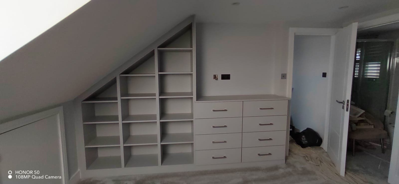Open unit with Chester drawers