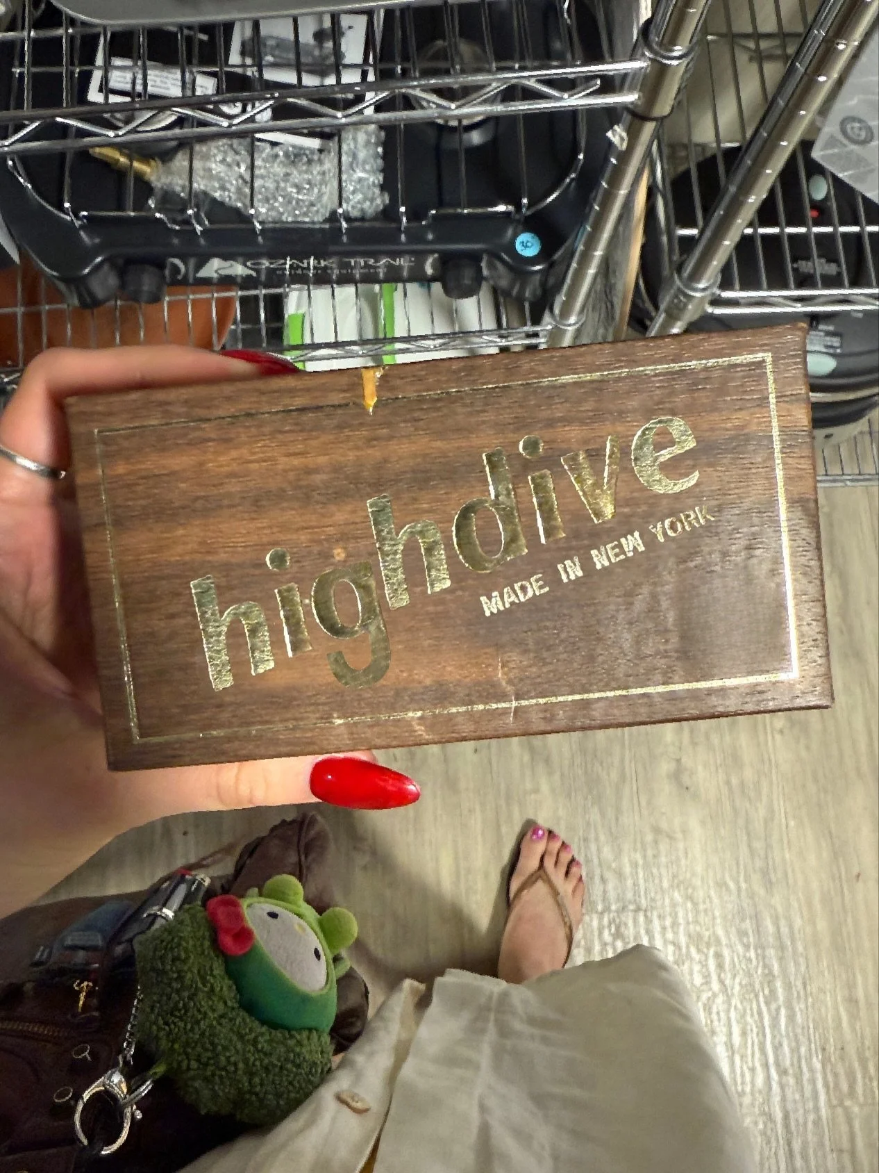 Here to remind you that I love photoshop and that the inspiration you&rsquo;re looking for is probably at the thrift store 🫴