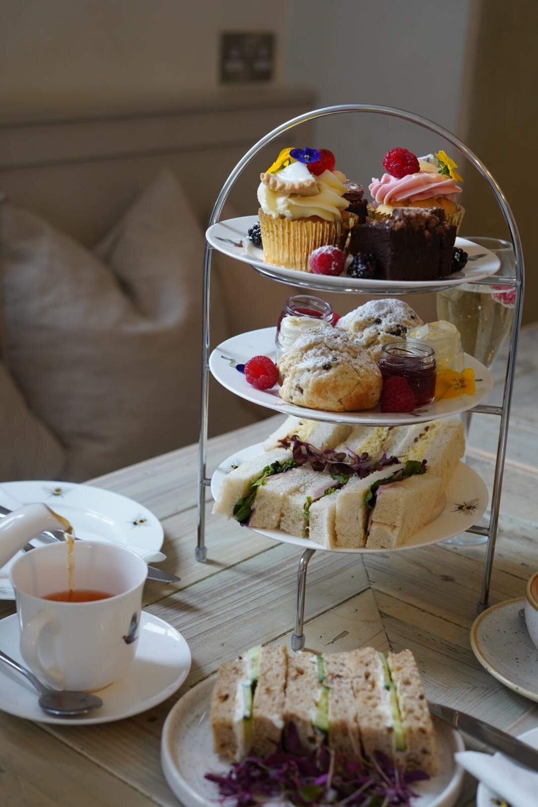 A4B98C53-302B-4083-A936-2D5B41142F69