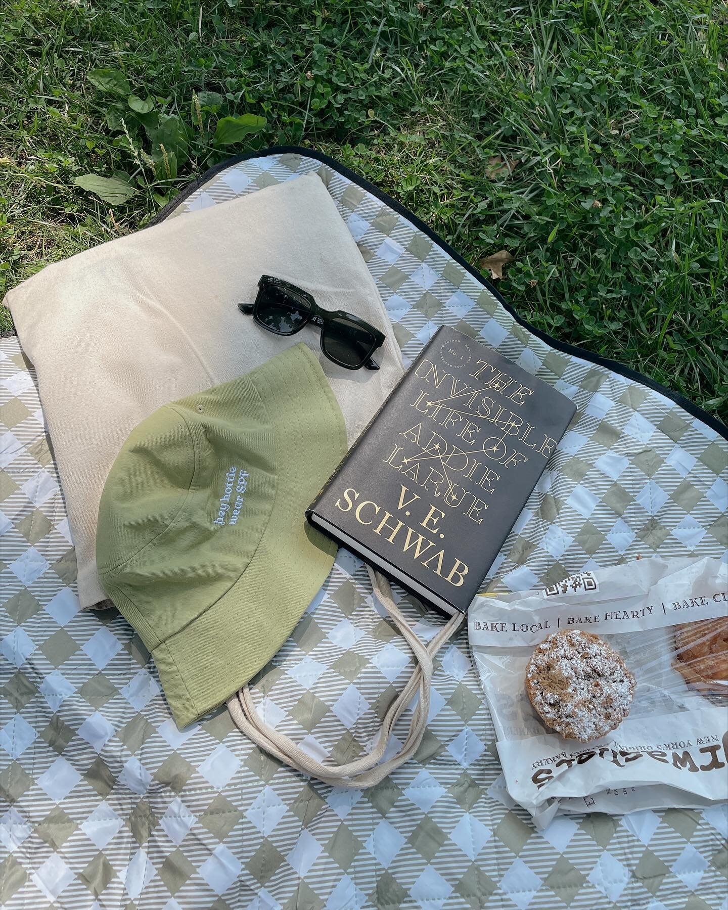 a lil sampling of my favorite things atm ✨ #ad

&bull; lounging &amp; reading in the park on my new blanket [one of my Amazon finds! linked on my Amazon storefront 🤠]

&bull; sun safety! can&rsquo;t leave the house without SPF &amp; sunglasses 

&bu