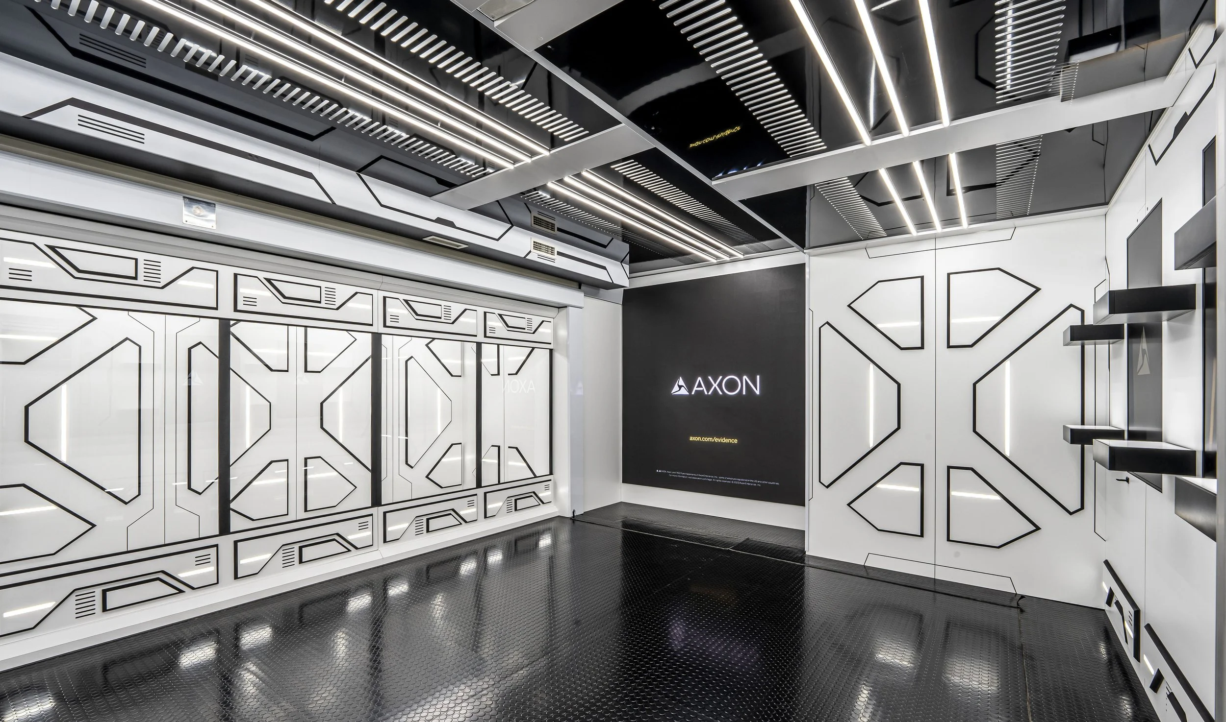 1. Axon_2023_August_Global_Sweden_Roadshow_OutriderTrailer_055.jpg