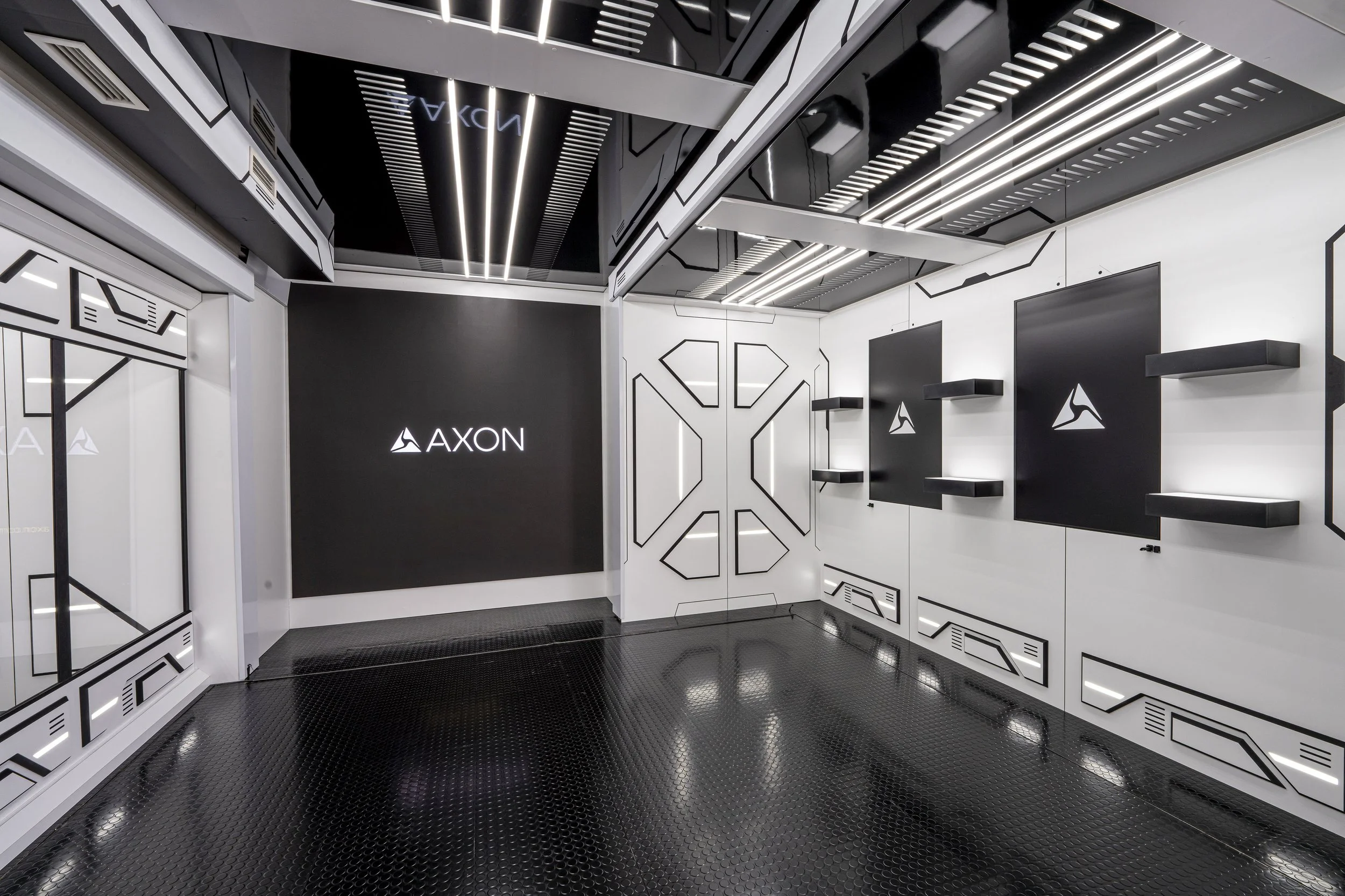 Axon_2023_August_Global_Sweden_Roadshow_OutriderTrailer_020.jpg