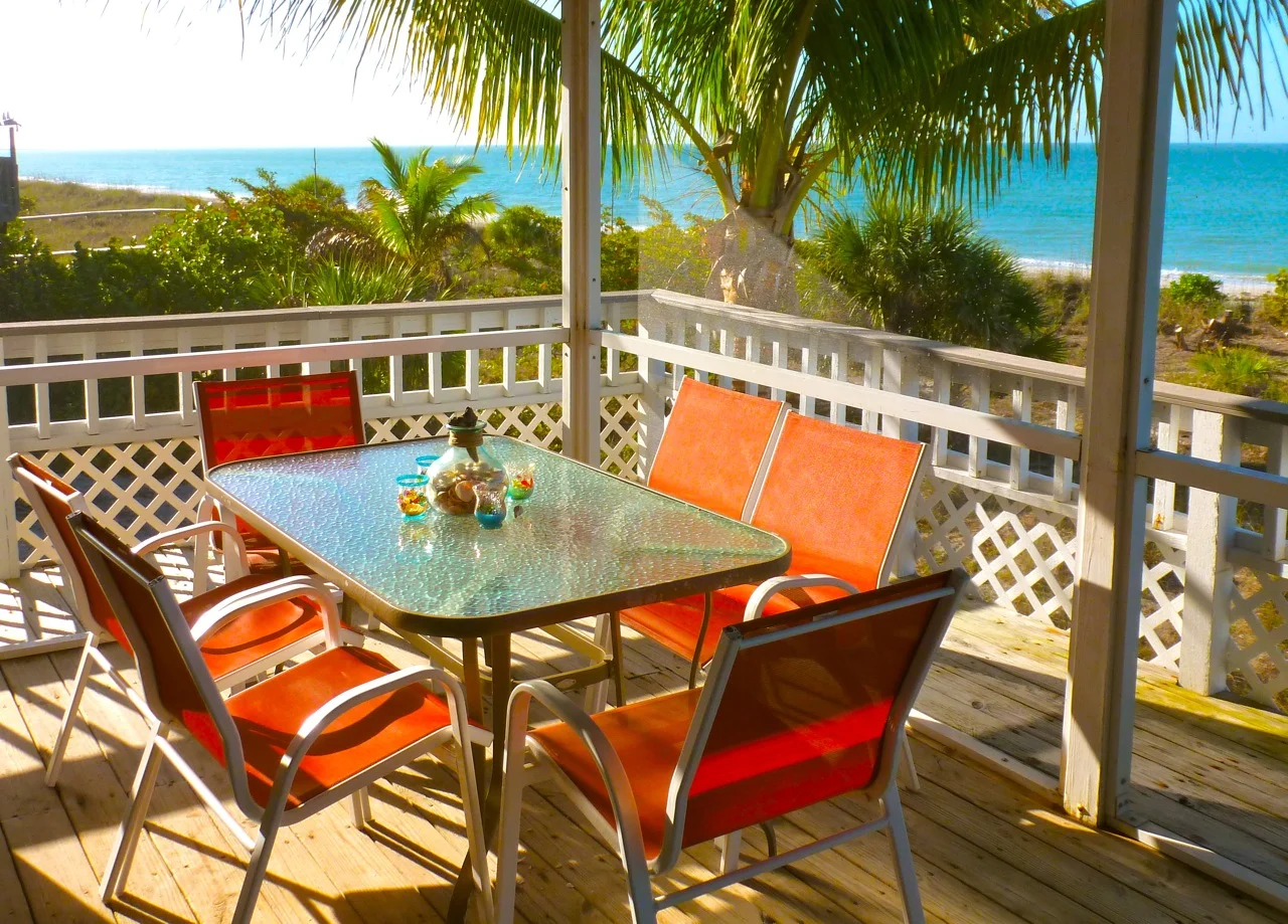 outdoor dining.jpg