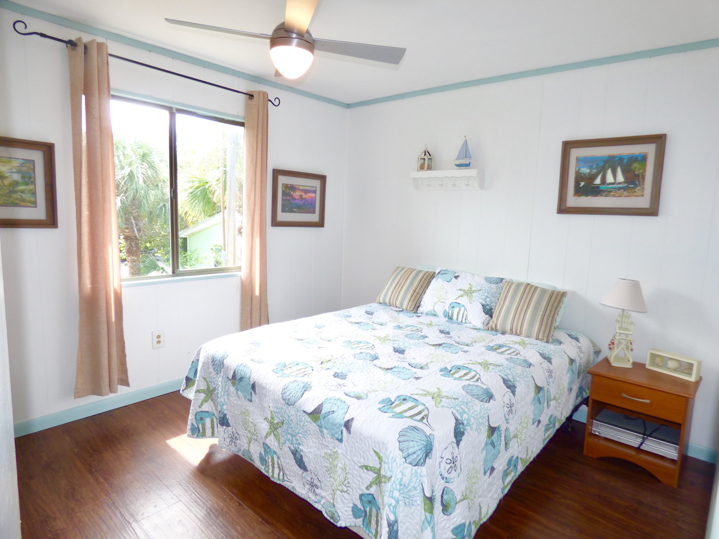 bedroom2.jpg