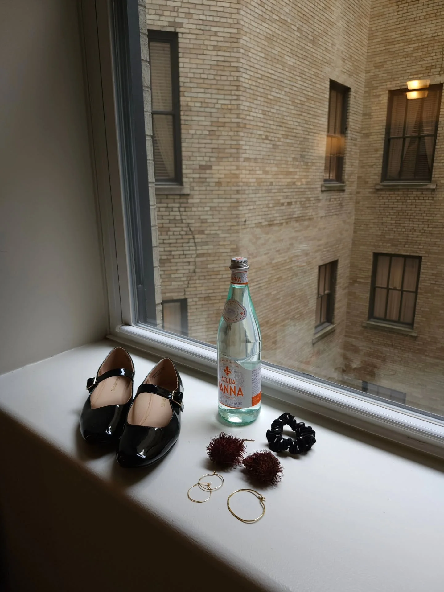 Always traveling with my minimalist peices ✨️ 
I've been working on curating some sets and taking in some inspiration this weekend. Peeks at some of my basic hoops and a minimalist bangle that I made last summer, but is still my go to for daily wear.