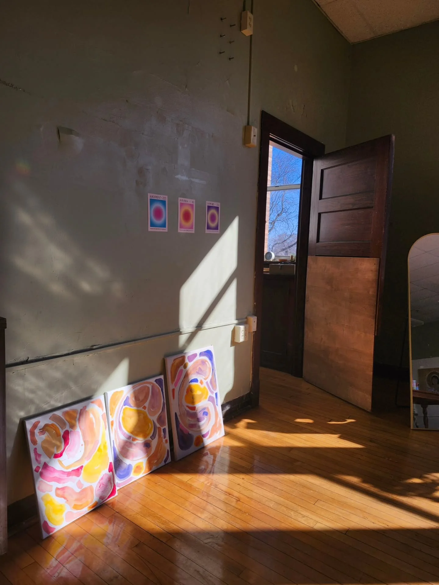 It just keeps getting better as you swipe. Ive been so lost in these pieces lately, I love seeing the sun shine in on them in the studio every morning. Inviting you to take a pause and come close. So many different voices intertwining, to create a wh