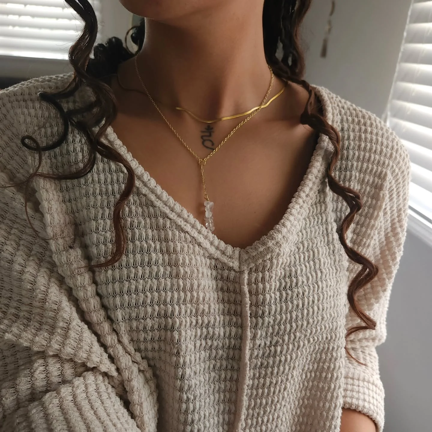 Quartz, 18k gold plated stainless steel, and the perfect everyday wear peice. 🤍 
Available online 💫