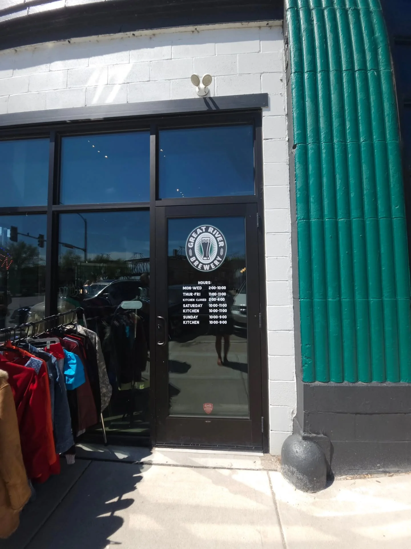 Another beautiful day at my fav place @greatriverbrewery 🌿🤍✨️