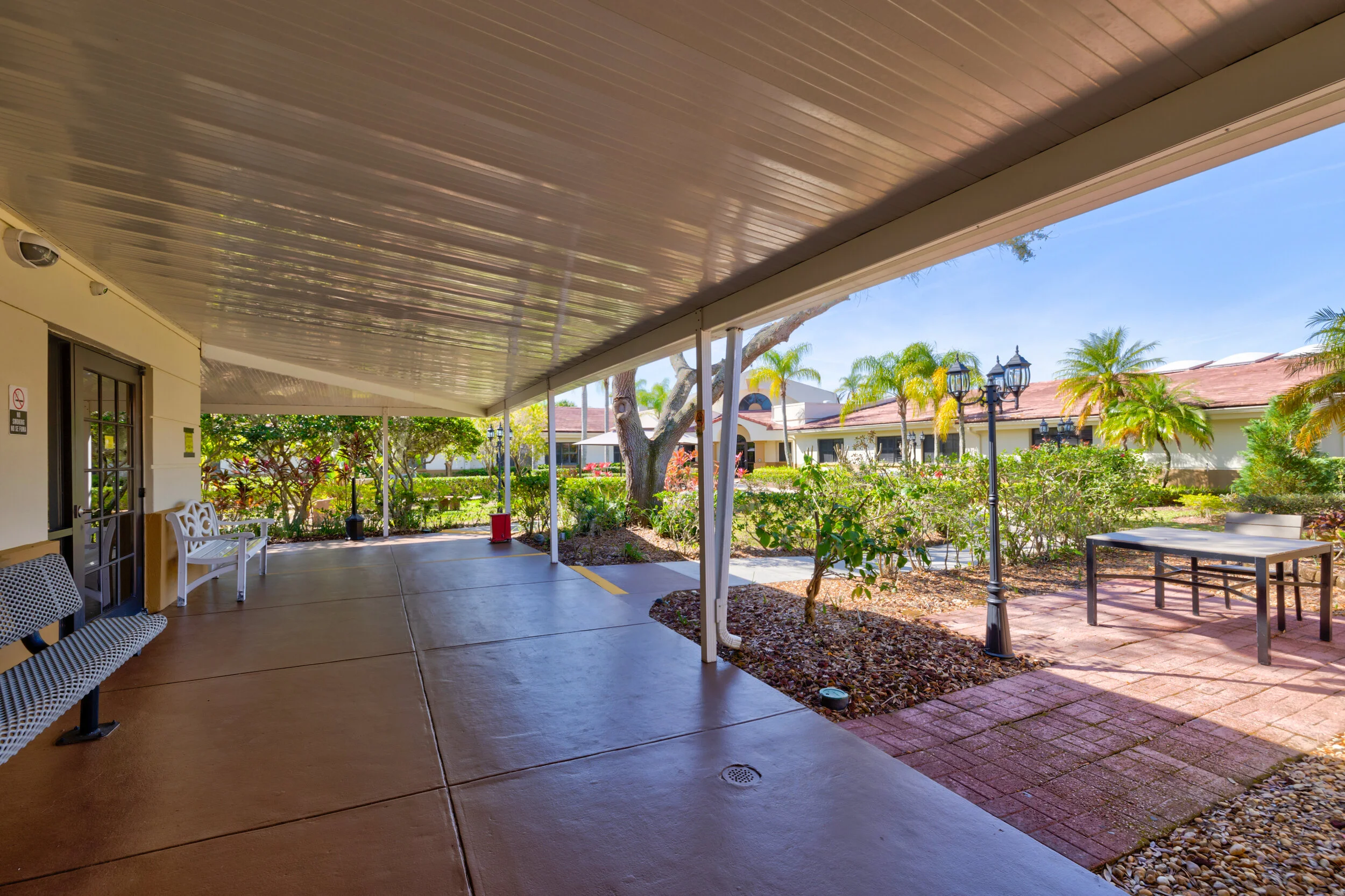 Outdoor Seating.jpeg