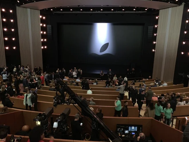 The robot camera arm captured tighter shots for streaming viewers