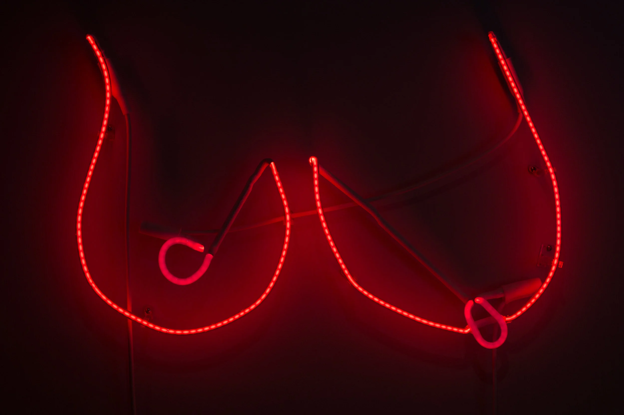 docmyart_varwest_womeninneon_documentation_072.jpg