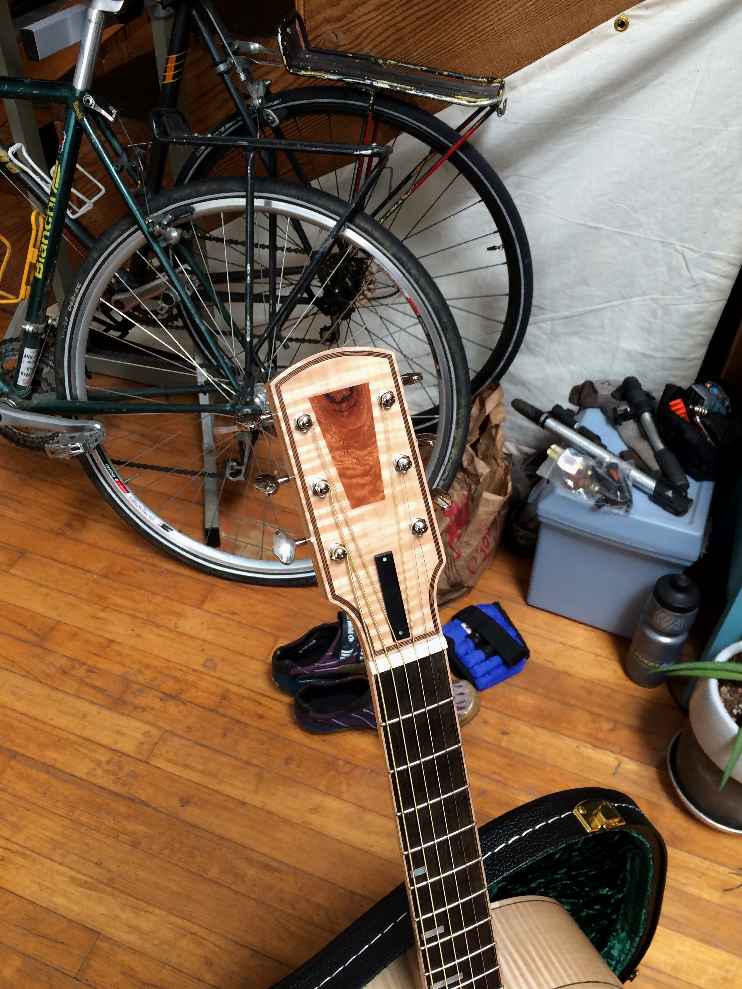 guitar headstock