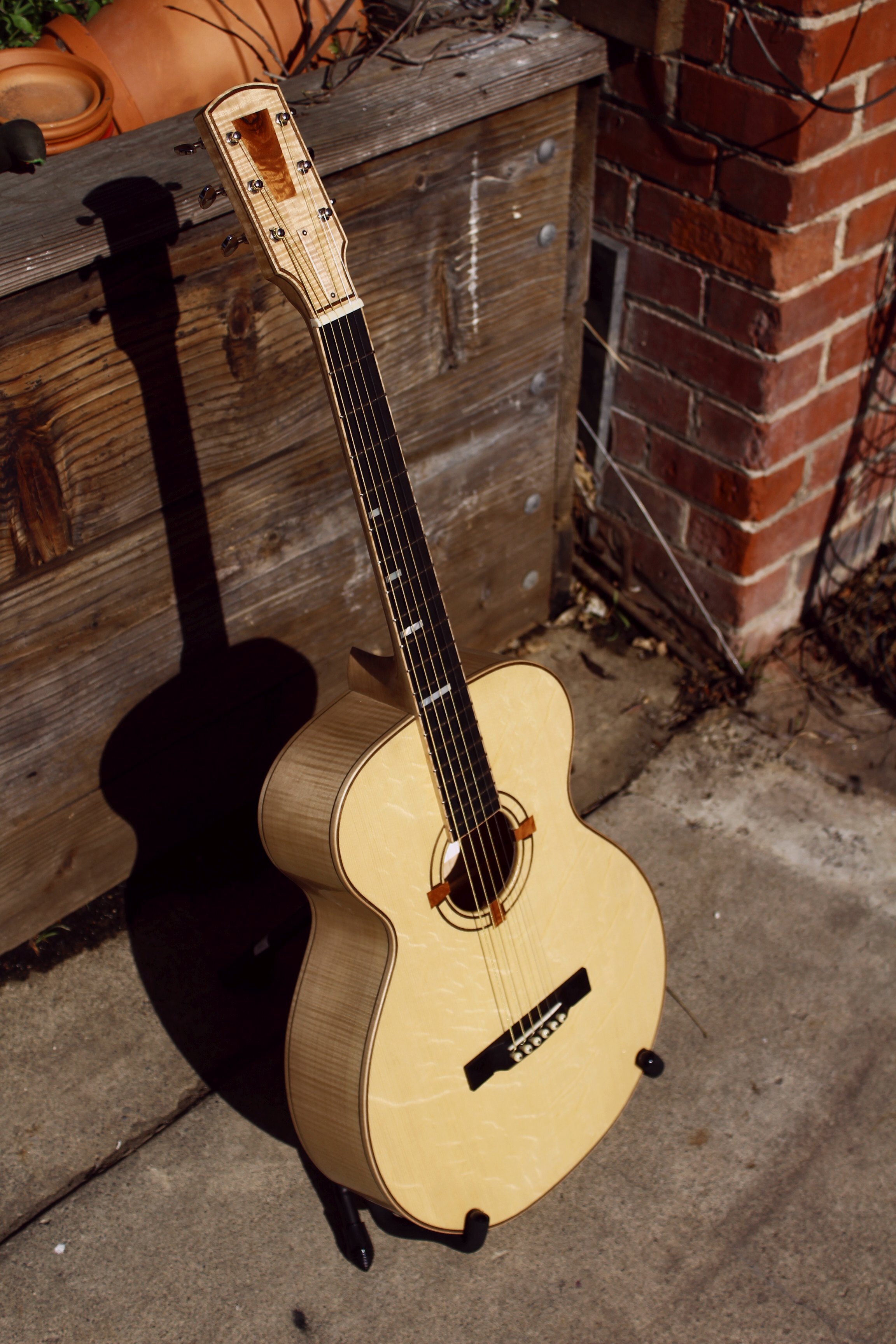 Custom Guitar Rack Curly Maple, Walnut