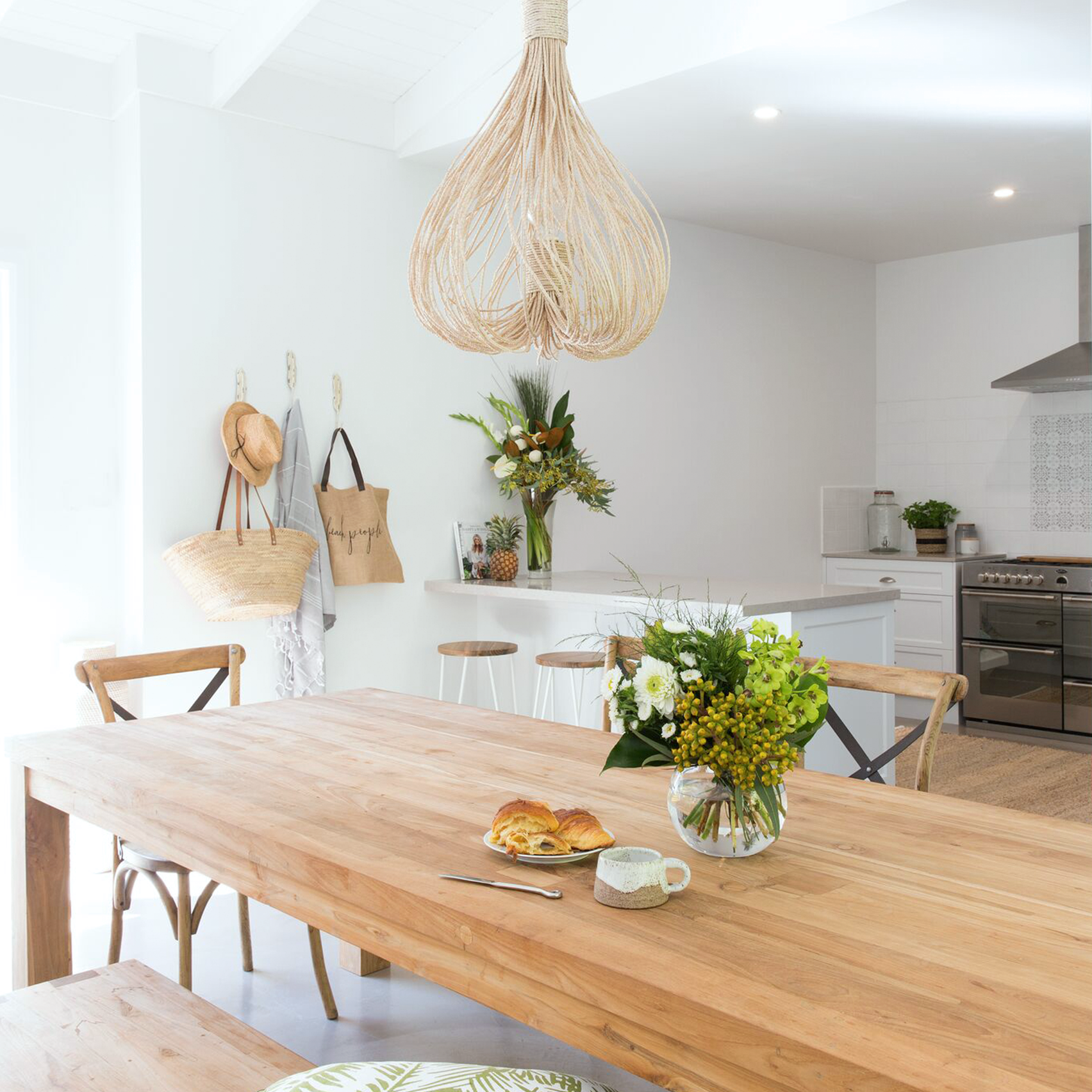 satara_lounge-kitchen.png