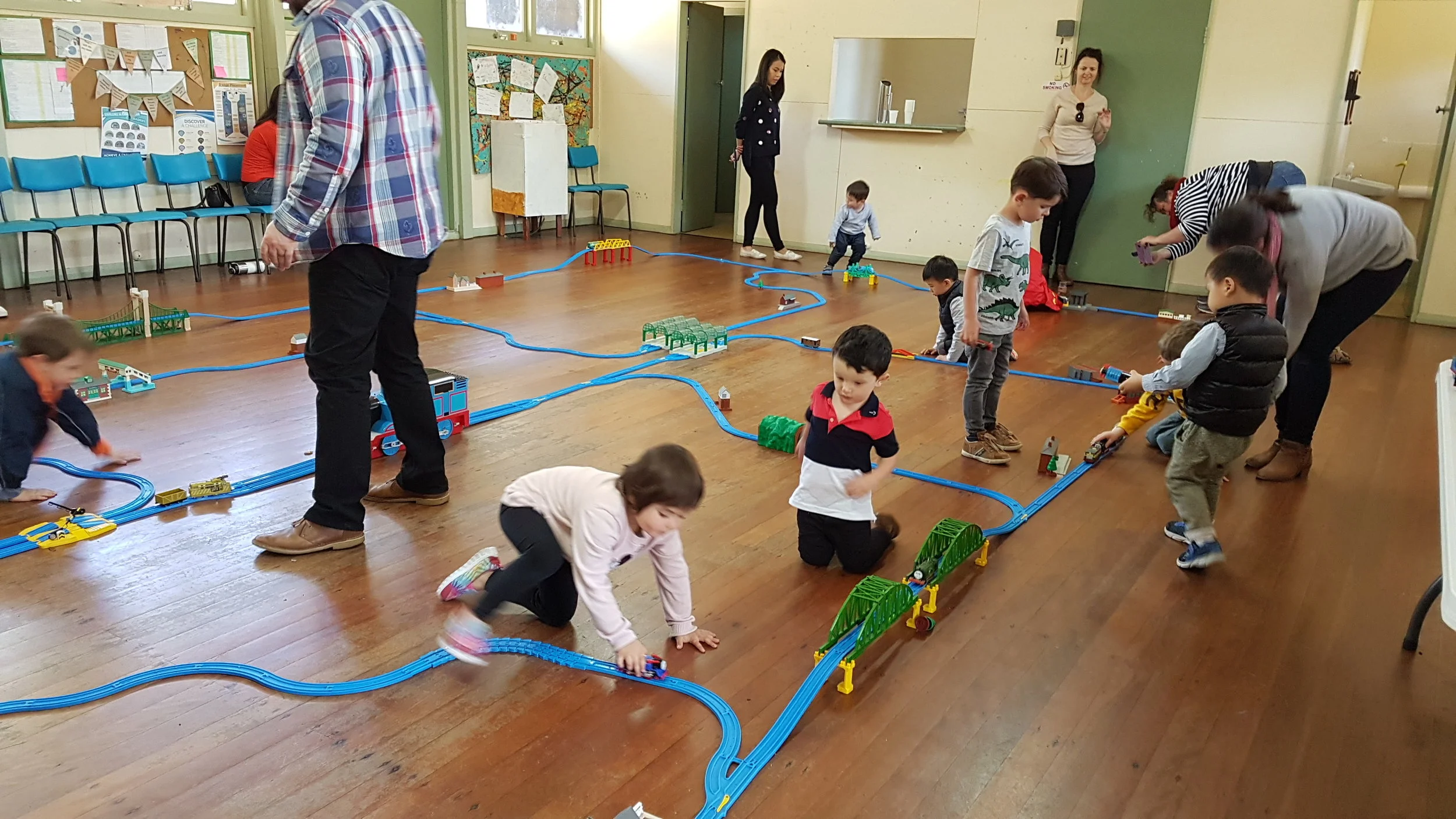 kids activities, Buzz Train Play