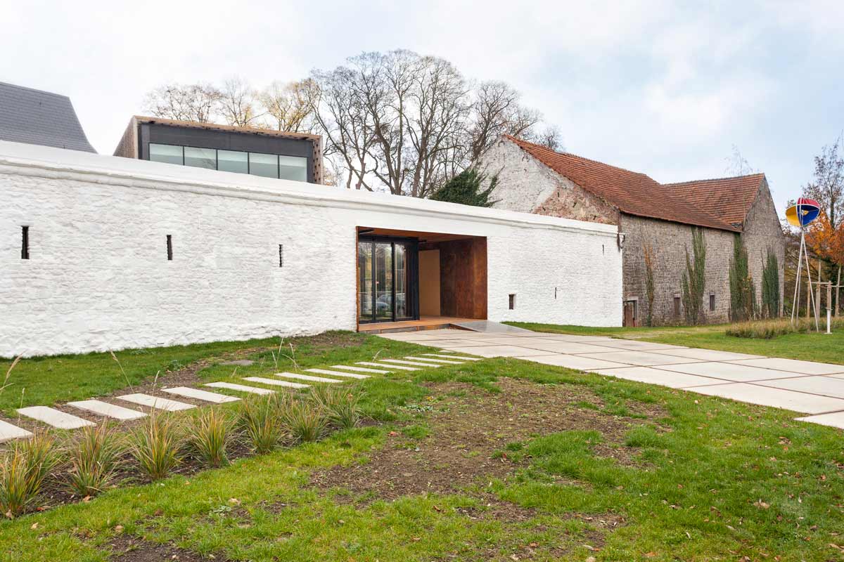 focus-archi-magzine-chateau-winson-entree.jpg