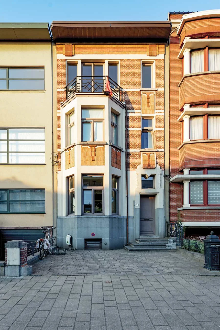focus-archi-magazine-architecture-polygoon-facade-exterieur-cote-rue.jpg