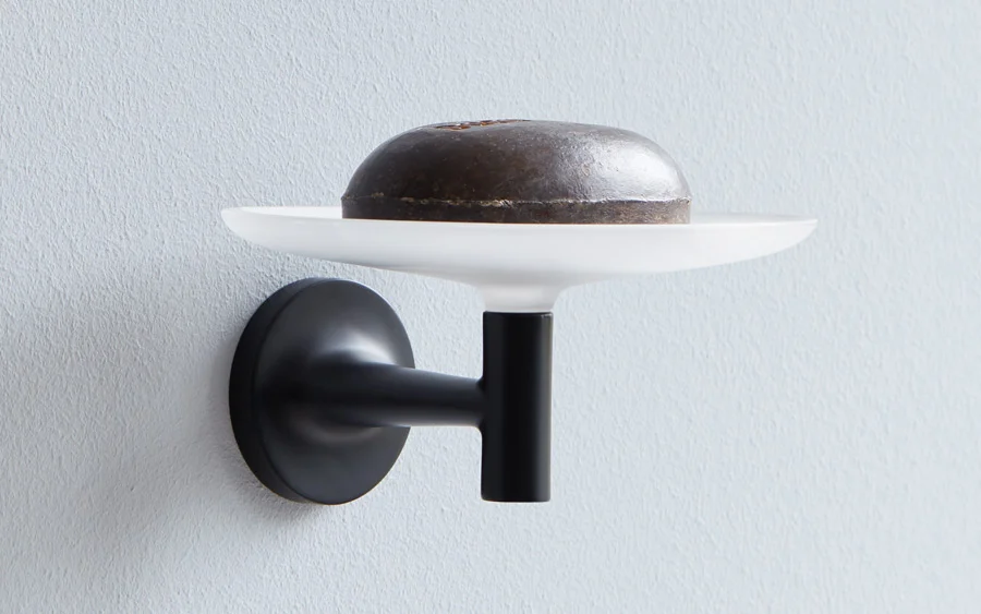 focus-archi-magazine-architecture-Starck_T_soap_dish_Black_Matt.jpg