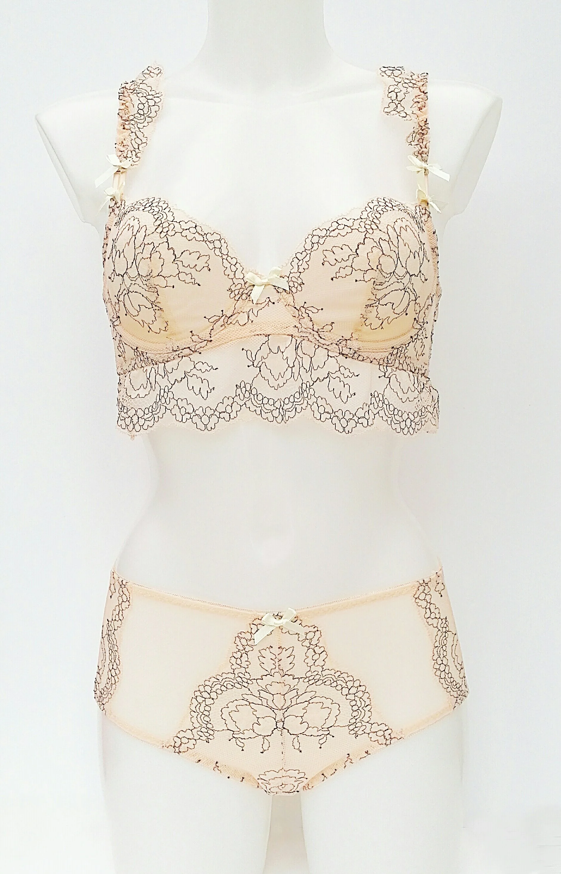 Amanda full cup underwear bra