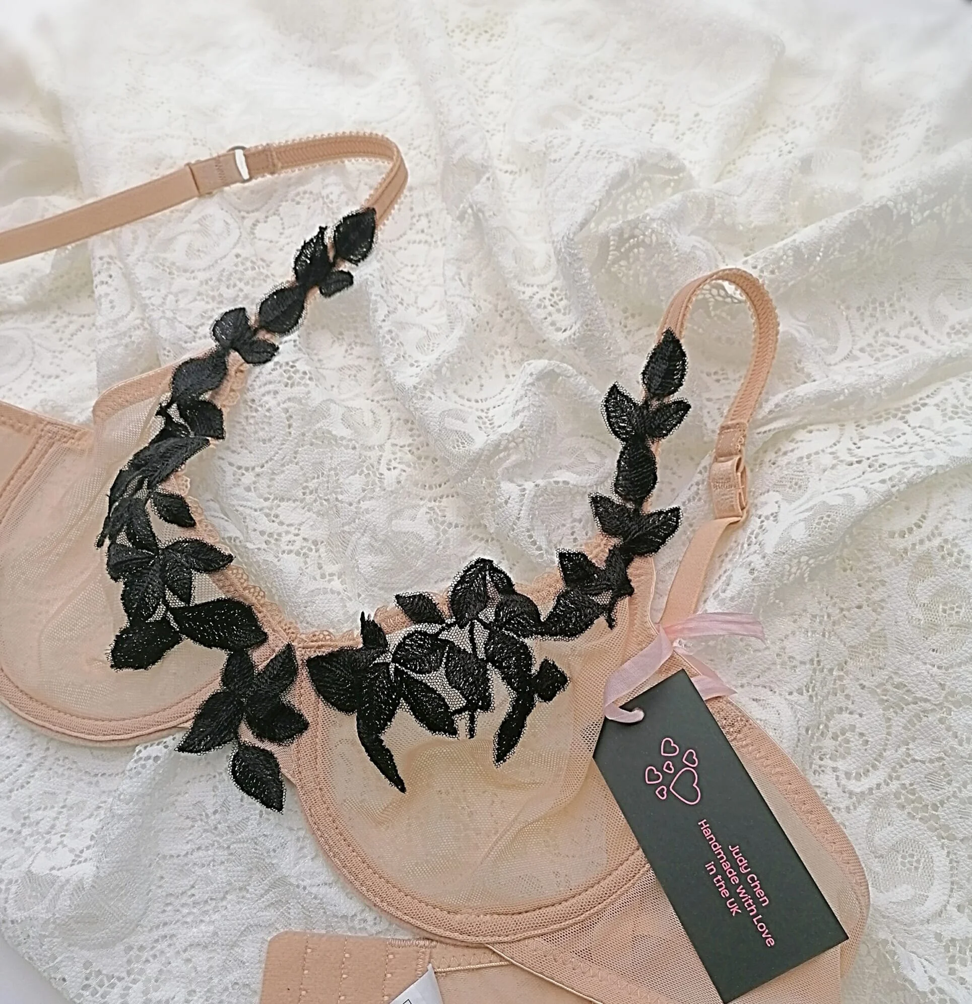 LIllie bra